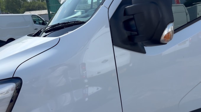 2025 Renault Master
