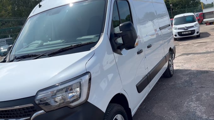 2025 Renault Master