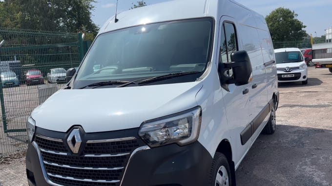 2025 Renault Master