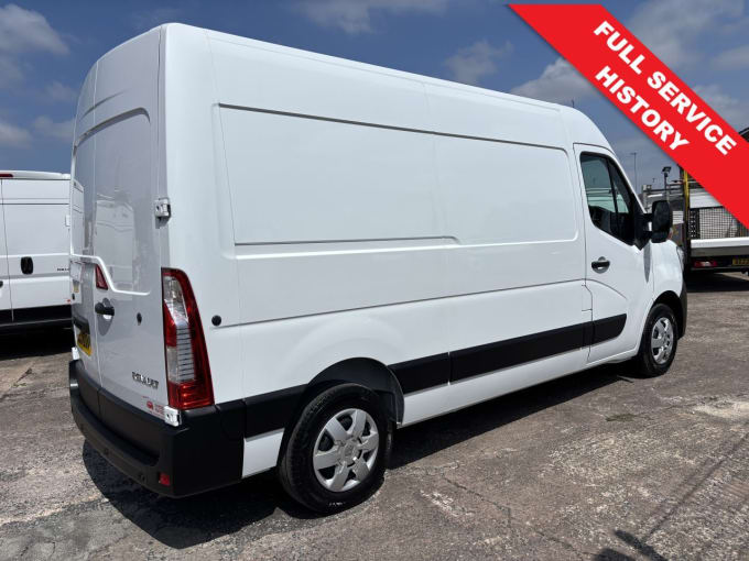 2025 Renault Master