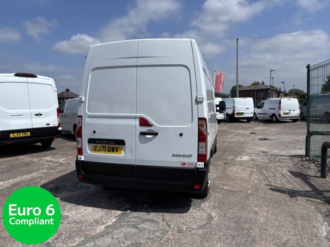 2025 Renault Master