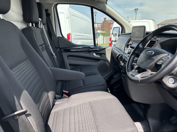 2025 Ford Transit Custom