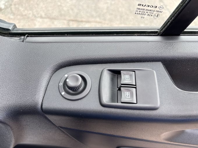 2025 Renault Trafic