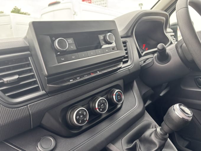 2025 Renault Trafic