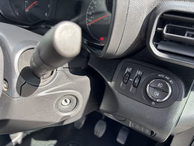 2025 Vauxhall Combo