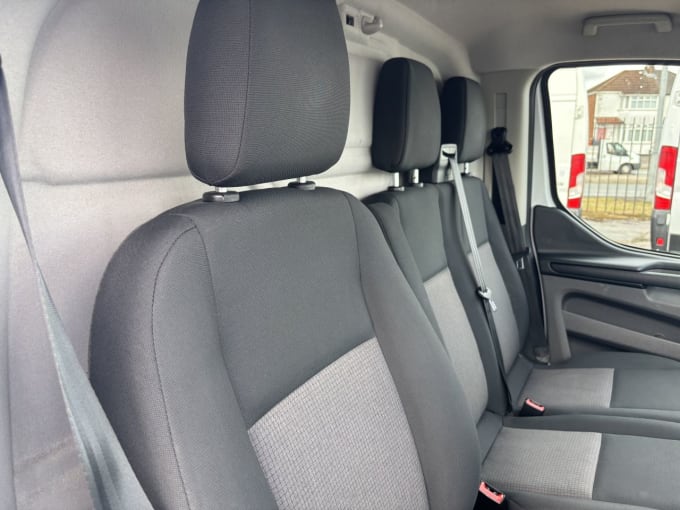 2025 Ford Transit Custom