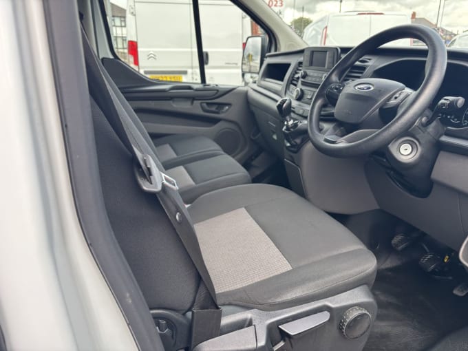 2025 Ford Transit Custom