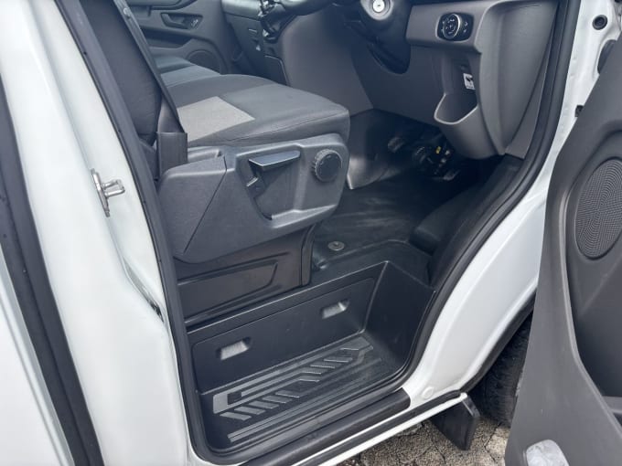2025 Ford Transit Custom