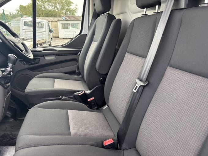 2025 Ford Transit Custom