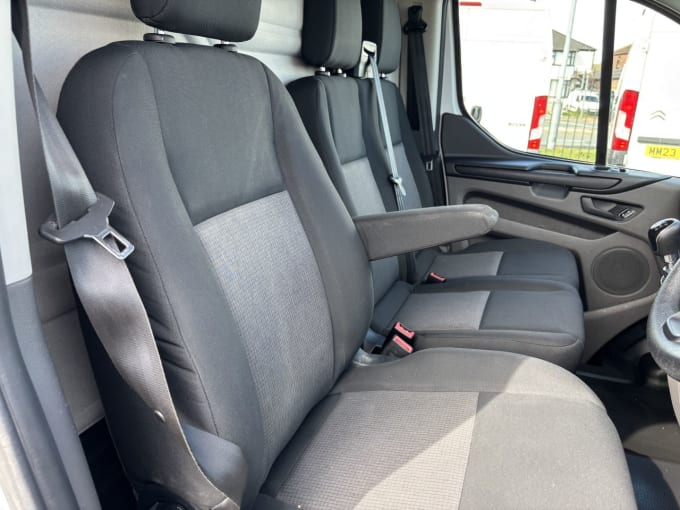 2025 Ford Transit Custom