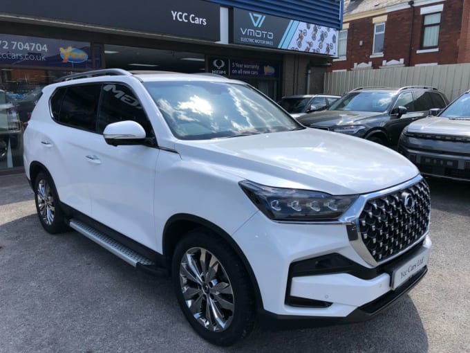 2025 Kgm Rexton
