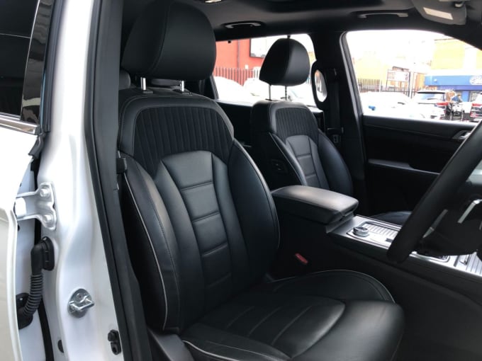 2025 Kgm Rexton