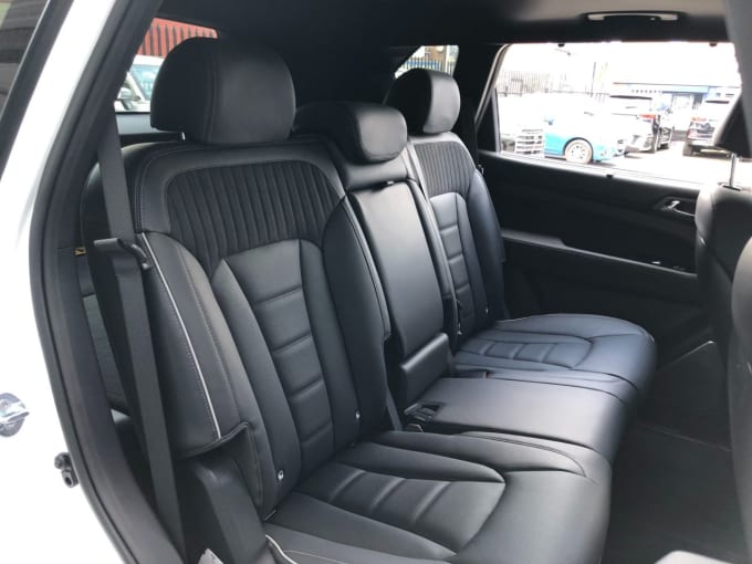 2025 Kgm Rexton
