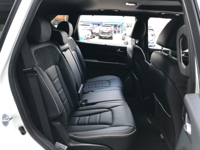 2025 Kgm Rexton