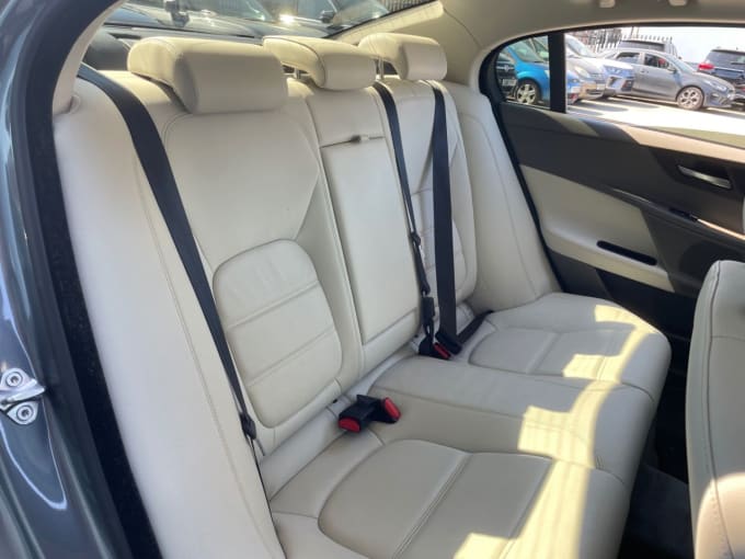 2025 Jaguar Xe