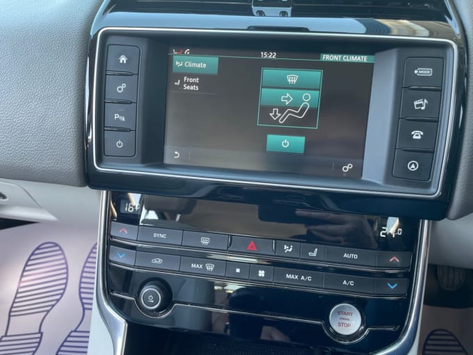 2025 Jaguar Xe