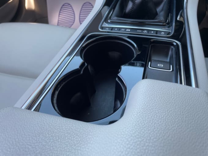 2025 Jaguar Xe