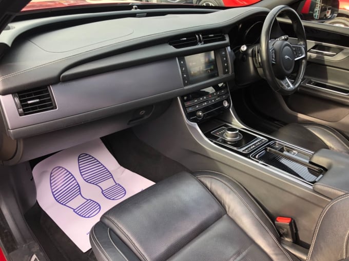 2025 Jaguar Xf