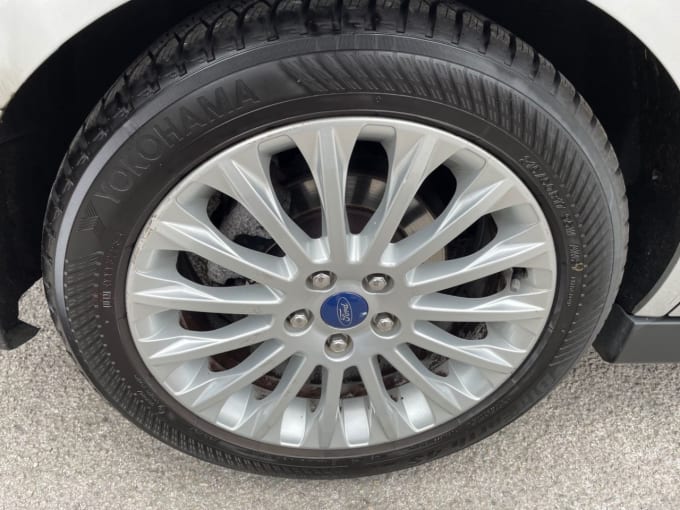 2025 Ford C-max