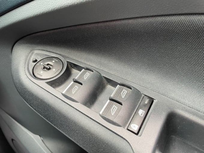 2025 Ford C-max