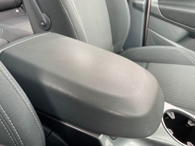 2025 Ford C-max