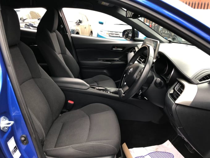 2025 Toyota C-hr