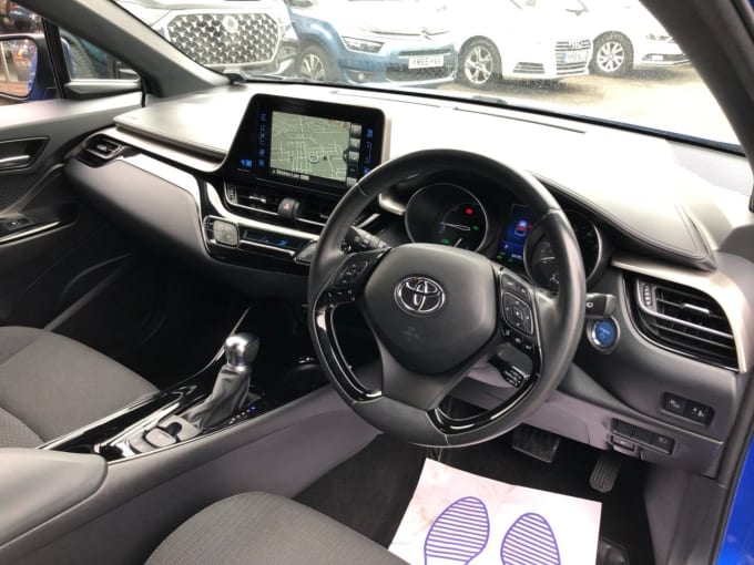 2025 Toyota C-hr