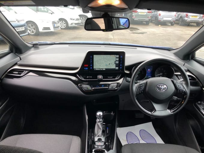 2025 Toyota C-hr
