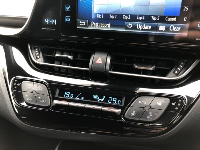 2025 Toyota C-hr