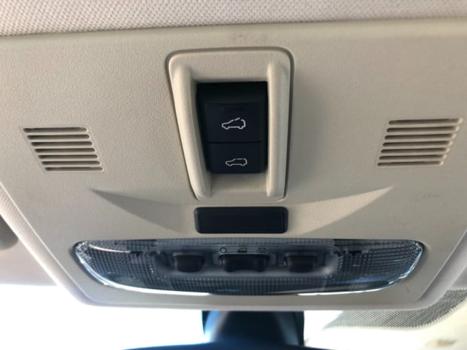 2025 Land Rover Freelander 2