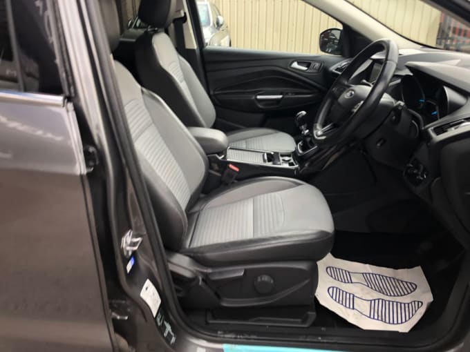 2025 Ford Kuga