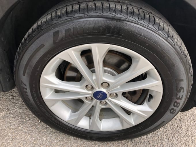 2025 Ford Kuga