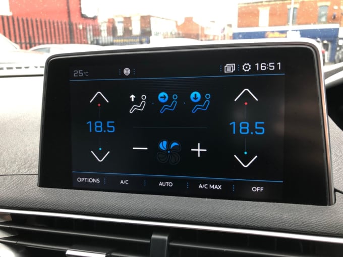 2025 Peugeot 3008
