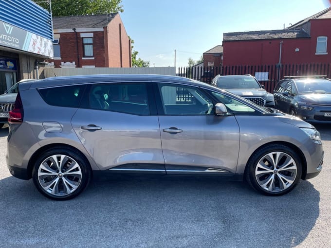 2025 Renault Grand Scenic