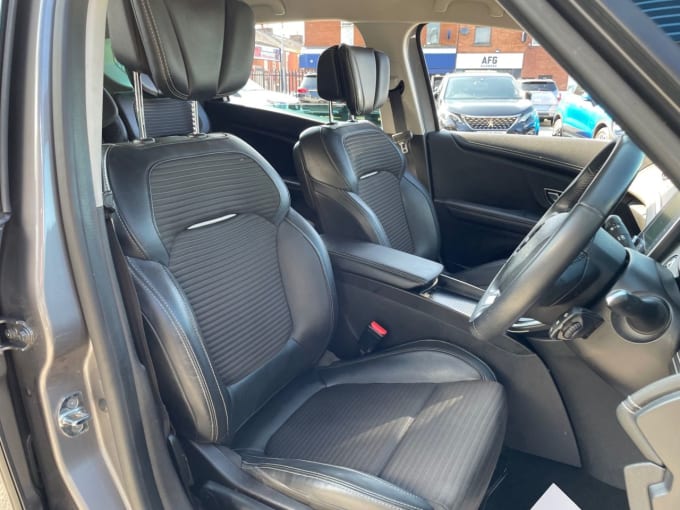 2025 Renault Grand Scenic