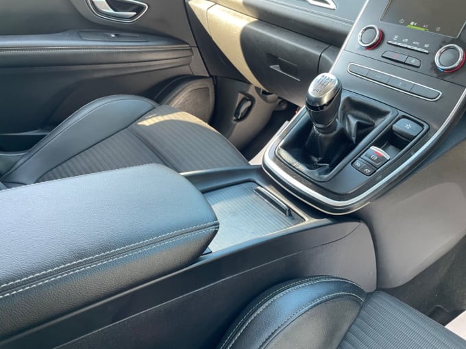2025 Renault Grand Scenic