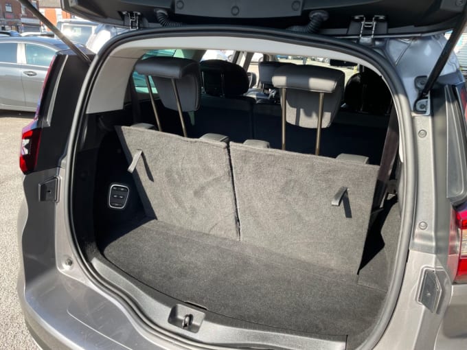 2025 Renault Grand Scenic