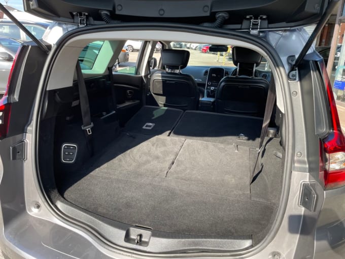 2025 Renault Grand Scenic