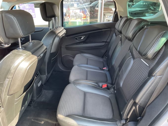 2025 Renault Grand Scenic