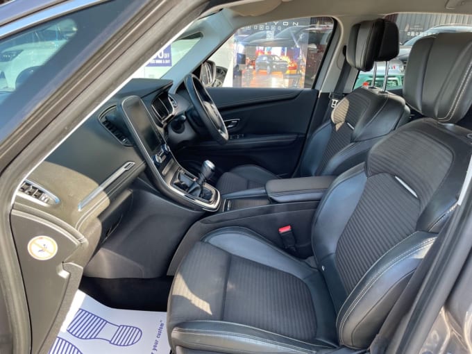 2025 Renault Grand Scenic