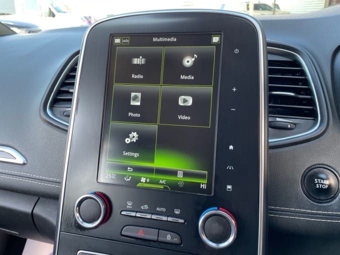 2025 Renault Grand Scenic