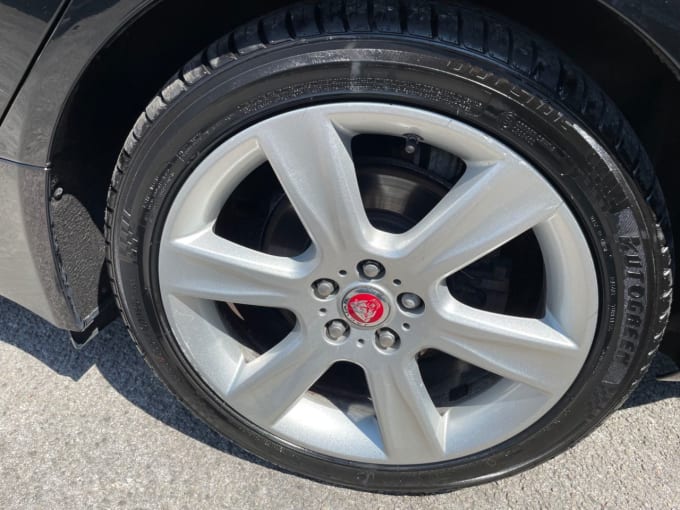 2025 Jaguar Xe