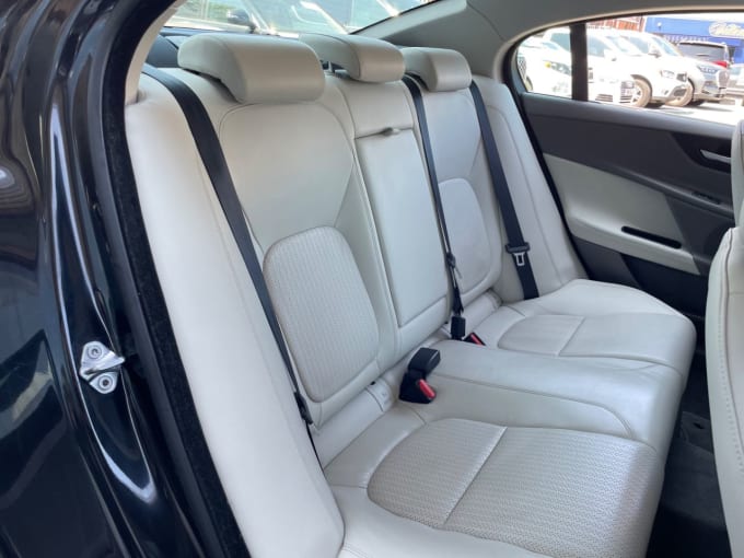 2025 Jaguar Xe