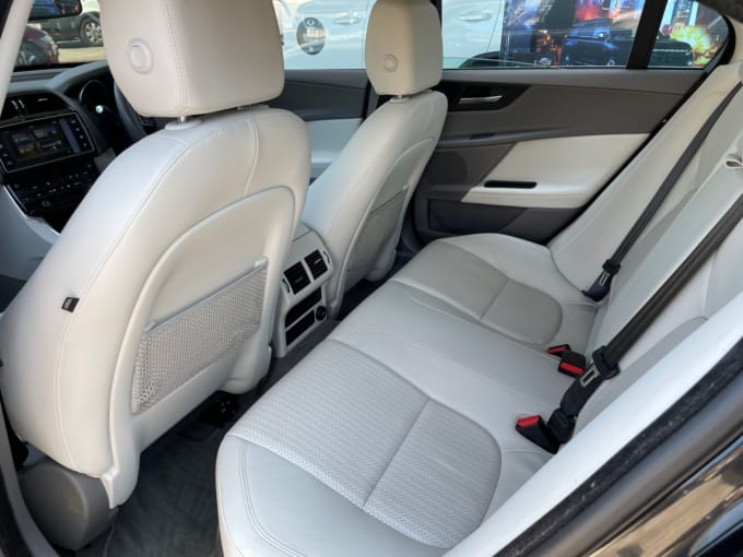 2025 Jaguar Xe