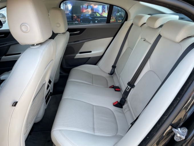 2025 Jaguar Xe