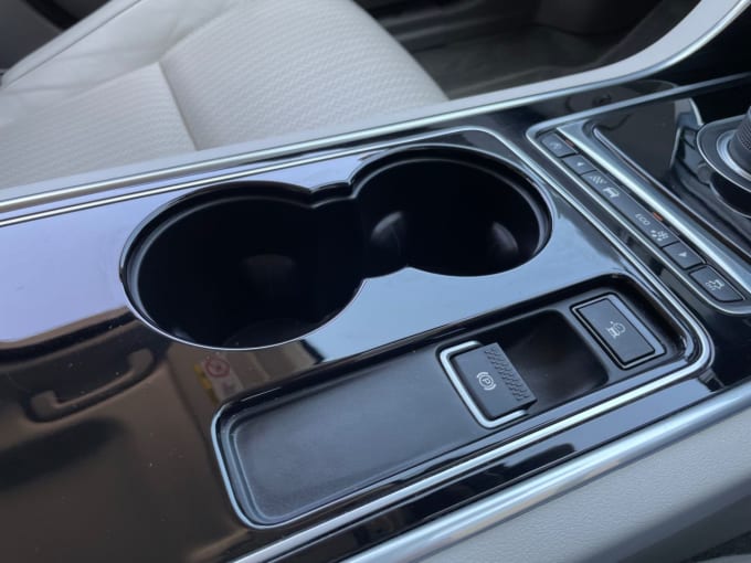 2025 Jaguar Xe