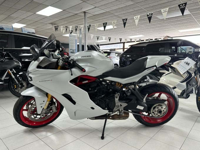 2025 Ducati Supersport S