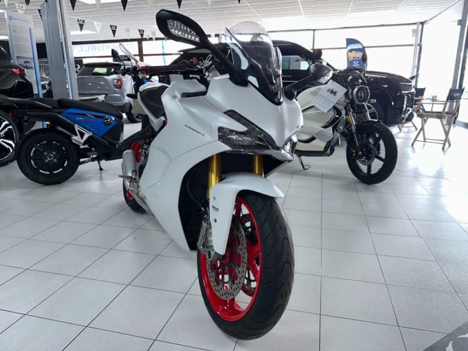2025 Ducati Supersport S
