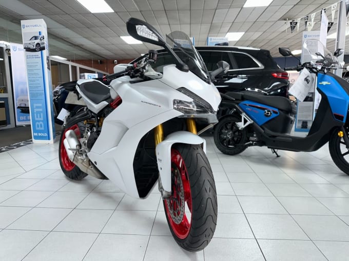 2025 Ducati Supersport S