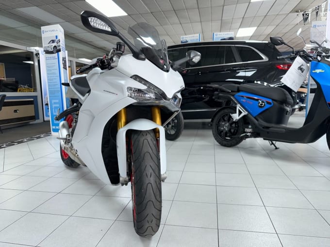 2025 Ducati Supersport S